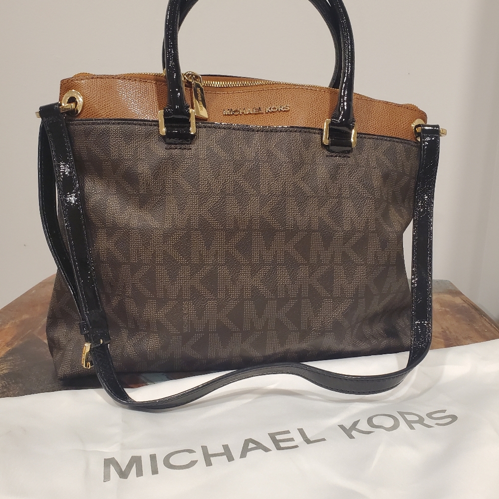 Michael Kors Aubrey Signature Large Satchel